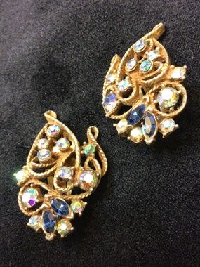 Vintage Mid Century Charel Multicolour A/B Crystal Earrings Clip-on in Gold Tone